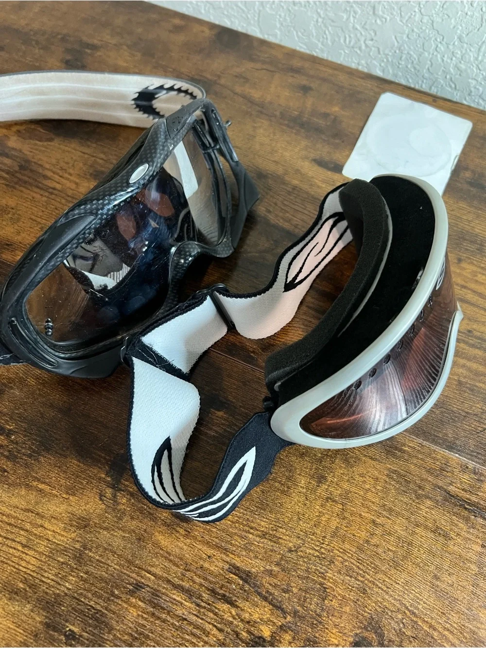 Oakley Men's Black and White Goggle Face Mask